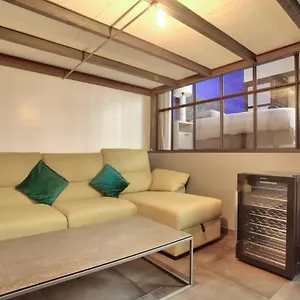 Luxurious 2 Bedrooms Le Marais Nazareth Free Netflix , Paris France